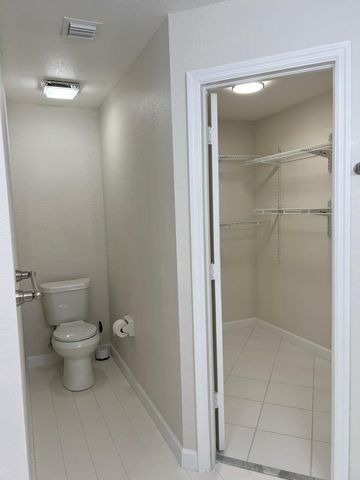 1275 E Lancewood Place, Delray Beach, FL 33445