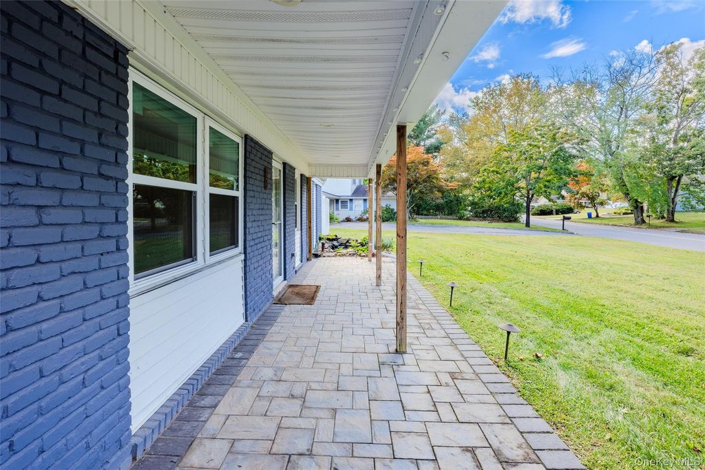 23 Wedgewood Drive, Coram, NY 11727 — photo 3