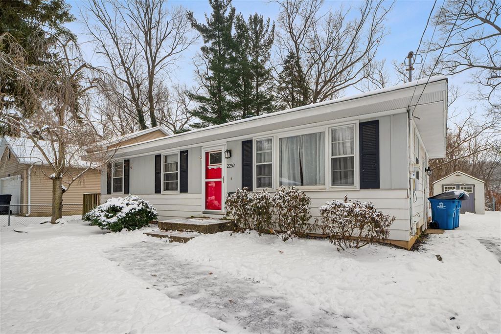 2252 Floyd Street, Wyoming, MI 49519