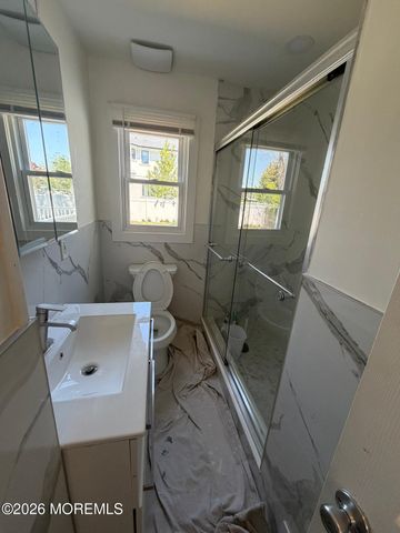 24 Berger Avenue, Oakhurst, NJ 07755