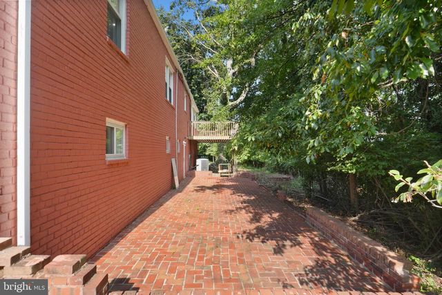 3502 SUMMIT DR, Temple Hills, MD 20748