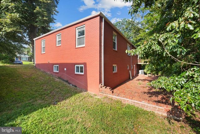 3502 SUMMIT DR, Temple Hills, MD 20748