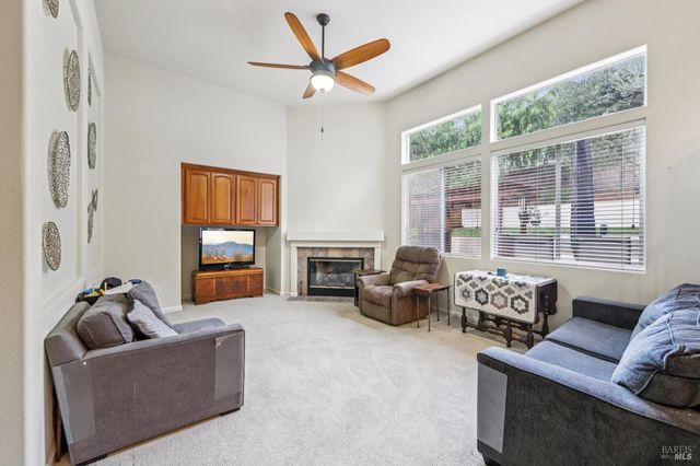 1444 Great Heron Dr, Santa Rosa, CA 95409