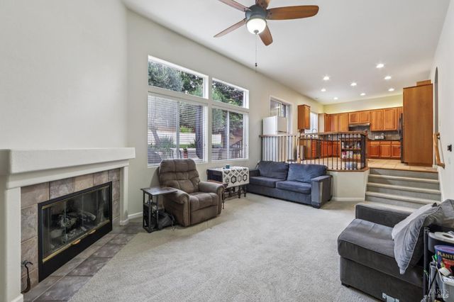 1444 Great Heron Dr, Santa Rosa, CA 95409