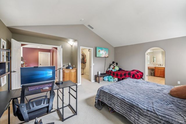 1444 Great Heron Dr, Santa Rosa, CA 95409