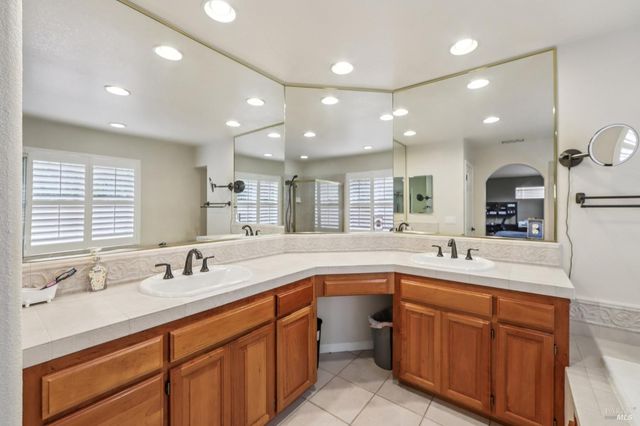 1444 Great Heron Dr, Santa Rosa, CA 95409