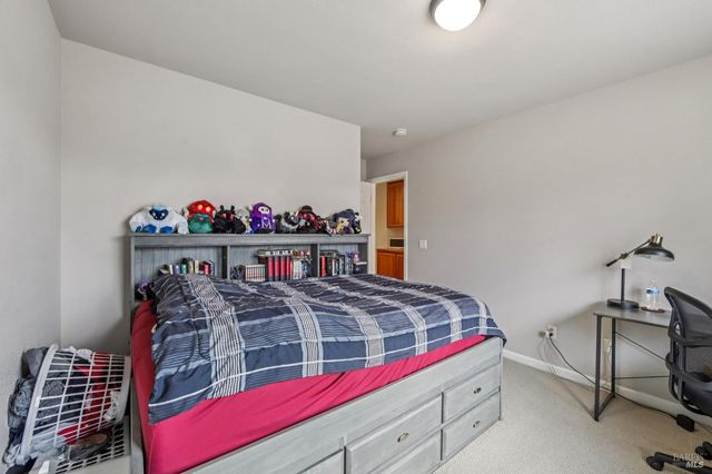 1444 Great Heron Dr, Santa Rosa, CA 95409