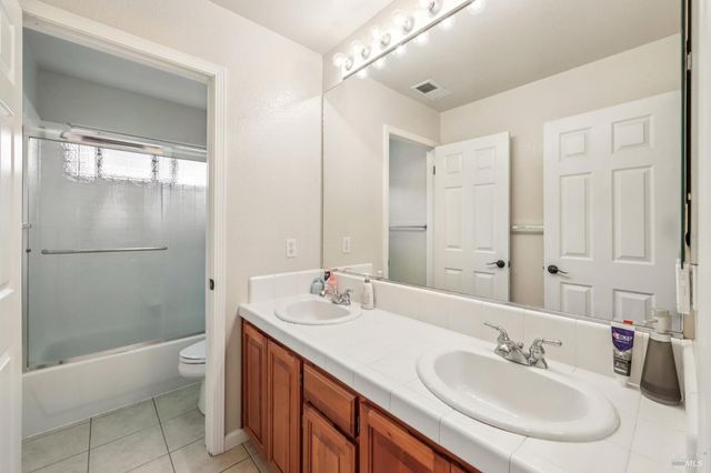 1444 Great Heron Dr, Santa Rosa, CA 95409