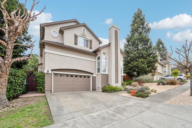 1444 Great Heron Dr, Santa Rosa, CA 95409