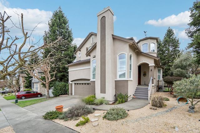 1444 Great Heron Dr, Santa Rosa, CA 95409