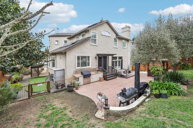 1444 Great Heron Dr, Santa Rosa, CA 95409