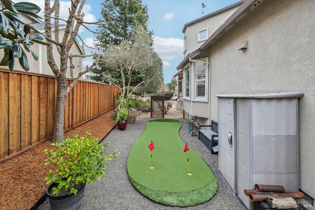 1444 Great Heron Dr, Santa Rosa, CA 95409