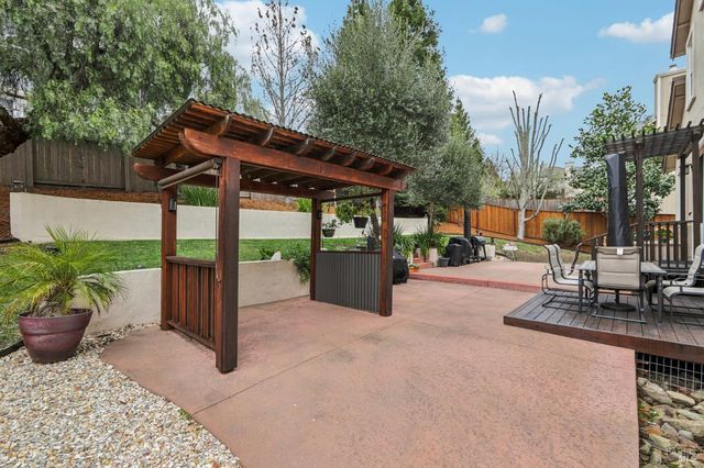 1444 Great Heron Dr, Santa Rosa, CA 95409