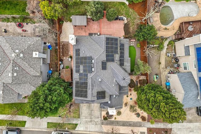 1444 Great Heron Dr, Santa Rosa, CA 95409