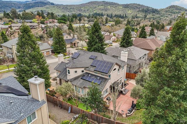 1444 Great Heron Dr, Santa Rosa, CA 95409