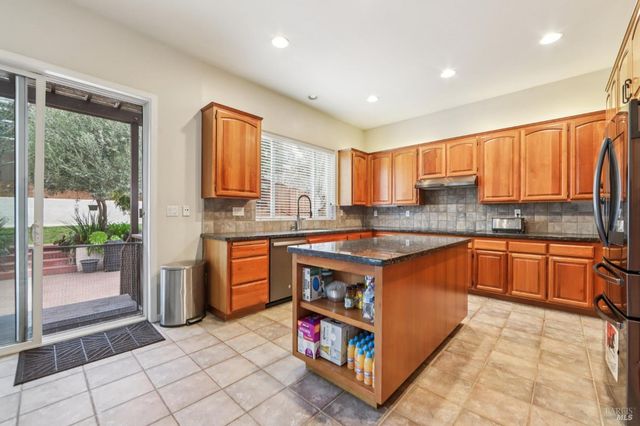 1444 Great Heron Dr, Santa Rosa, CA 95409