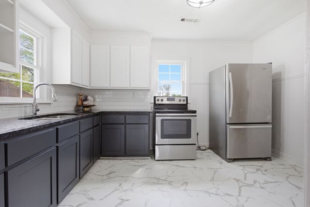 114 5th Ave, Columbia, TN 38401