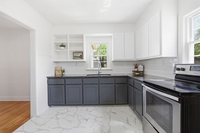 114 5th Ave, Columbia, TN 38401