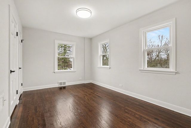 808 Sterling Avenue, Flossmoor, IL 60422