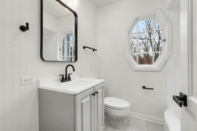 808 Sterling Avenue, Flossmoor, IL 60422