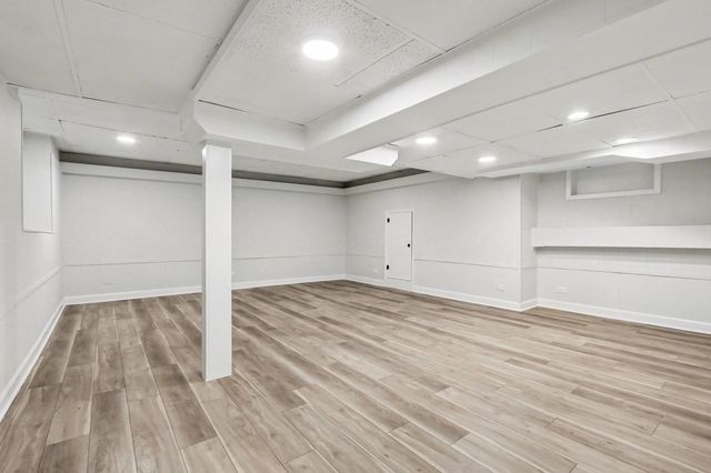 808 Sterling Avenue, Flossmoor, IL 60422