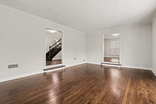 808 Sterling Avenue, Flossmoor, IL 60422