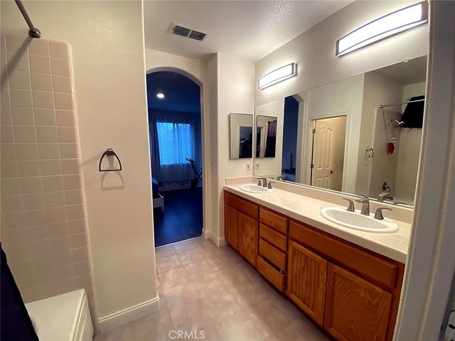 11704 Village Pond Way, Rancho Cordova, CA 95742