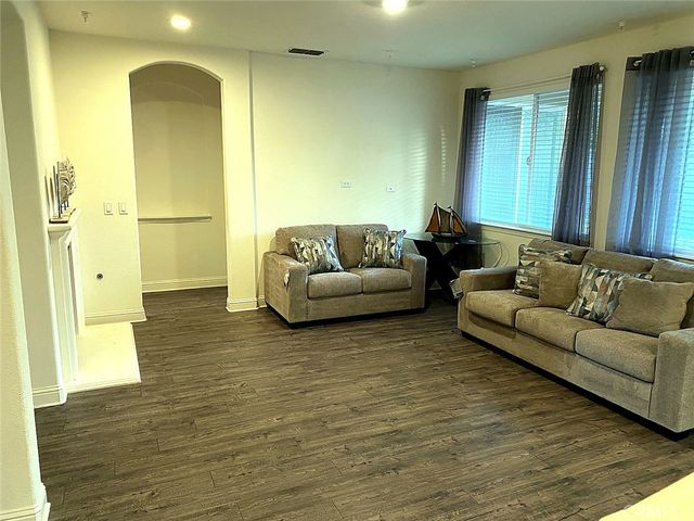 11704 Village Pond Way, Rancho Cordova, CA 95742