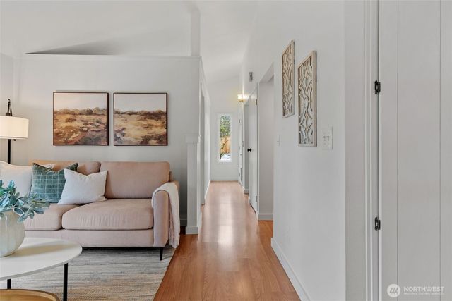 6876 Helena Street, Clinton, WA 98236