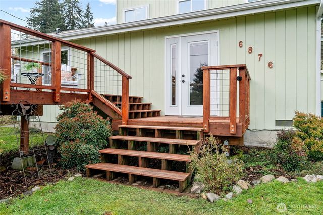 6876 Helena Street, Clinton, WA 98236