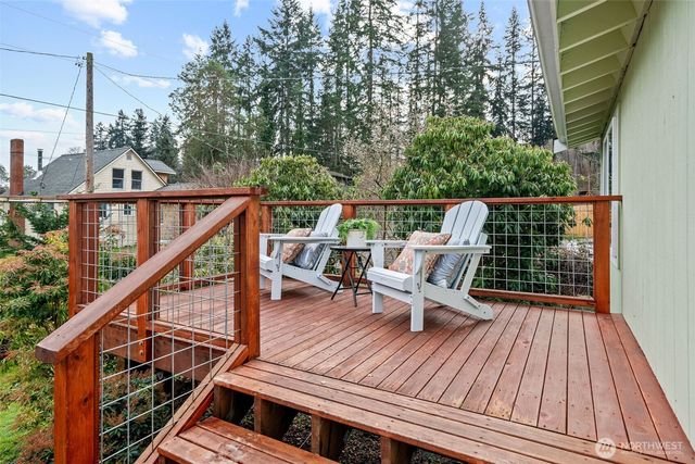 6876 Helena Street, Clinton, WA 98236