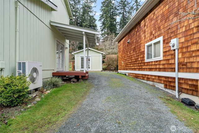 6876 Helena Street, Clinton, WA 98236