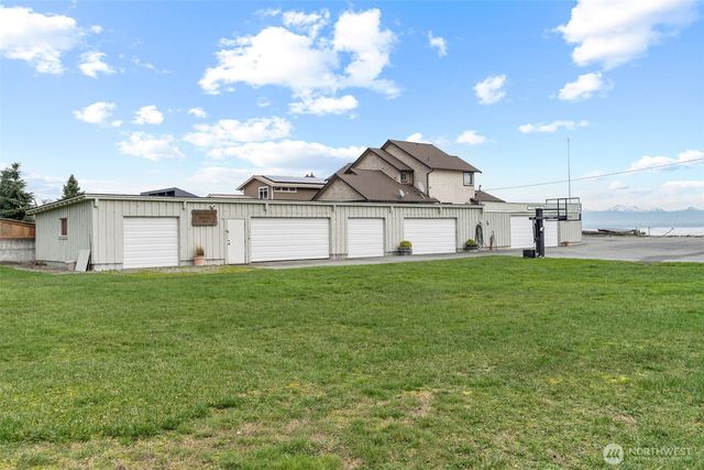 6876 Helena Street, Clinton, WA 98236