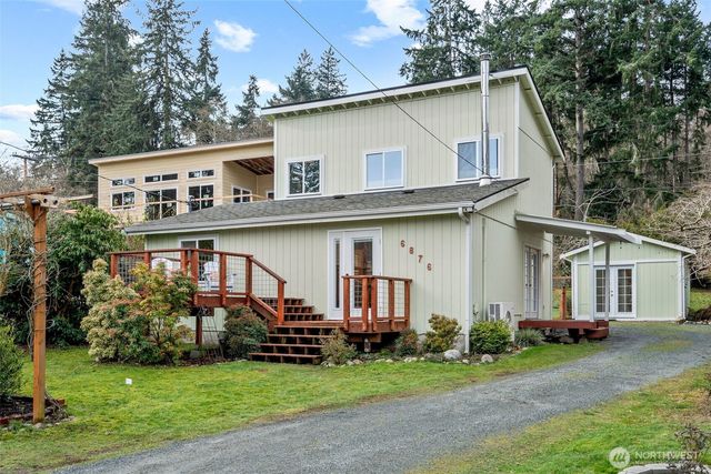 6876 Helena Street, Clinton, WA 98236