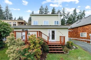 6876 Helena Street, Clinton, WA 98236