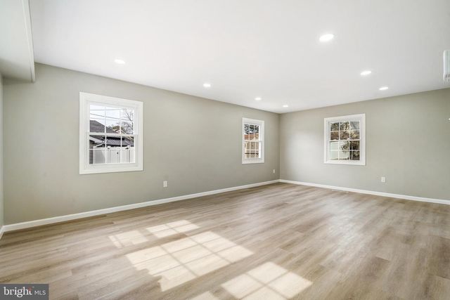 27 HARPER LN, Willingboro, NJ 08046