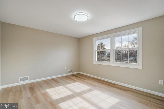 27 HARPER LN, Willingboro, NJ 08046