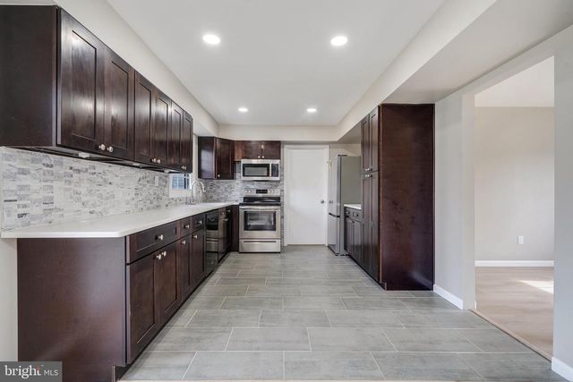 27 HARPER LN, Willingboro, NJ 08046