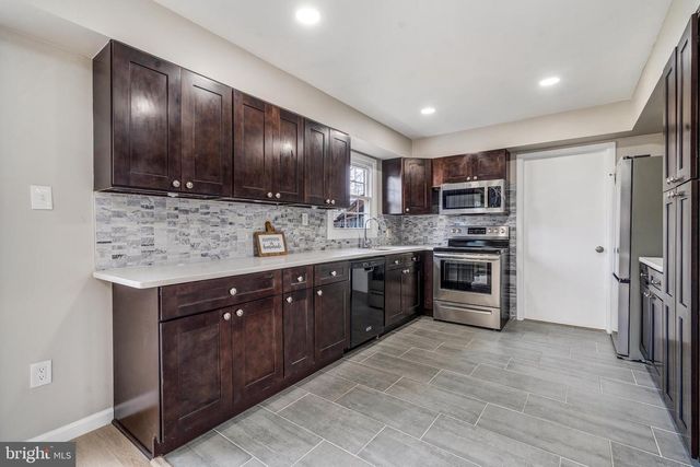 27 HARPER LN, Willingboro, NJ 08046