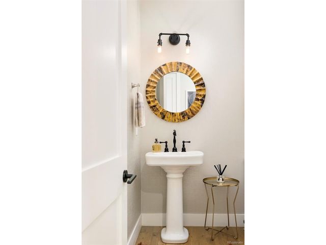 7160 W 32nd Pl, Wheat Ridge, CO 80033