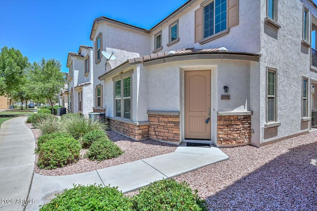 17732 W MANDALAY Lane, Surprise, AZ 85388