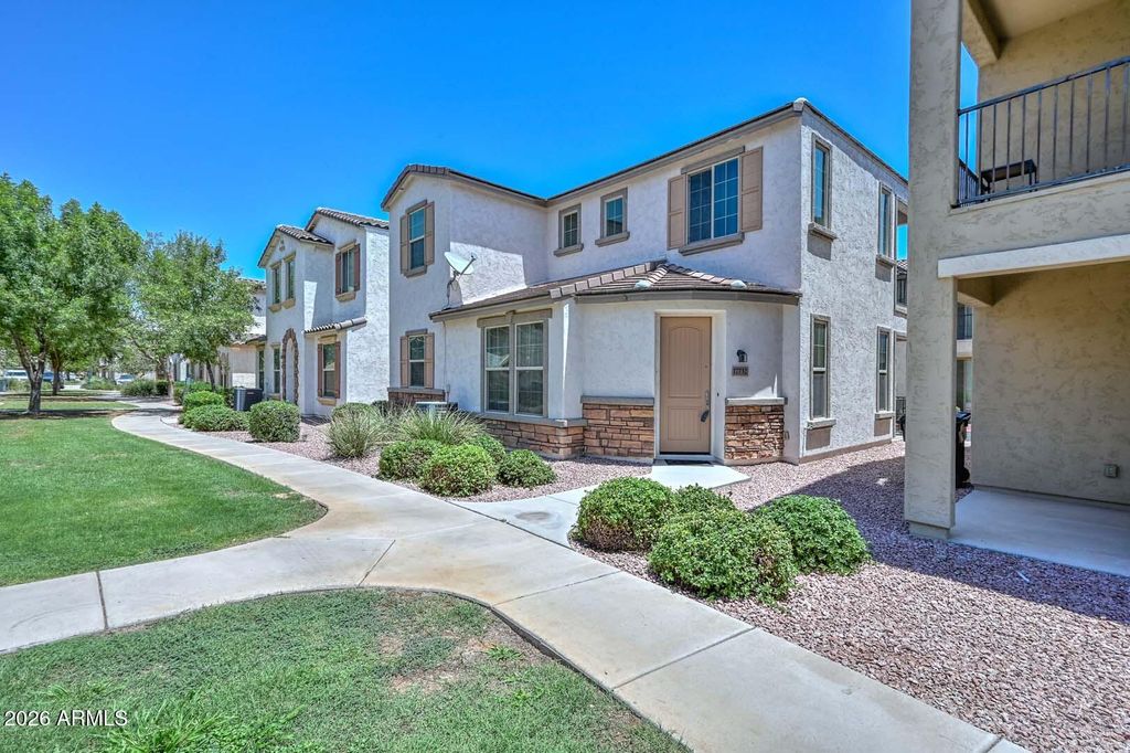 17732 W MANDALAY Lane, Surprise, AZ 85388 — photo 3