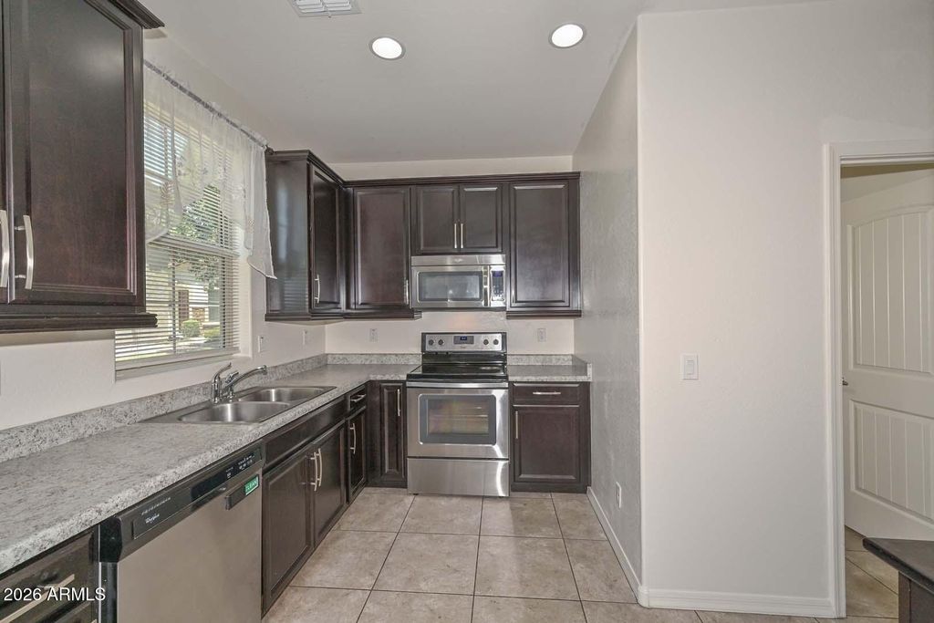 17732 W MANDALAY Lane, Surprise, AZ 85388 — photo 5