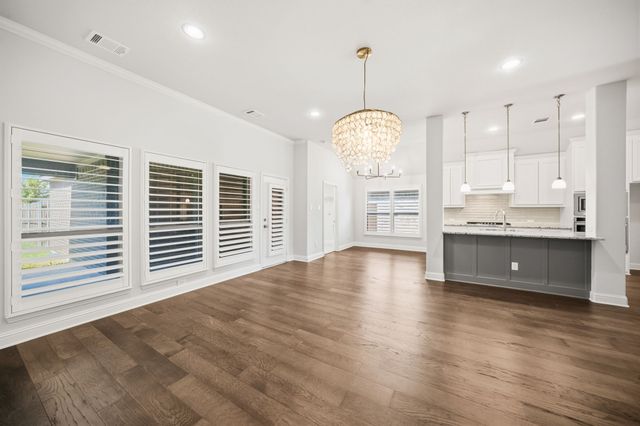 499 Washington Avenue, Waxahachie, TX 75165
