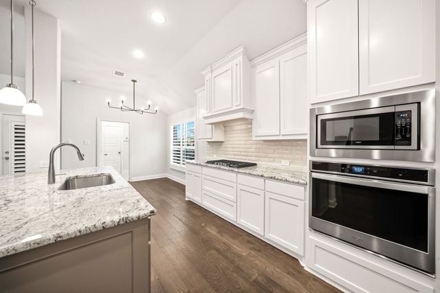499 Washington Avenue, Waxahachie, TX 75165