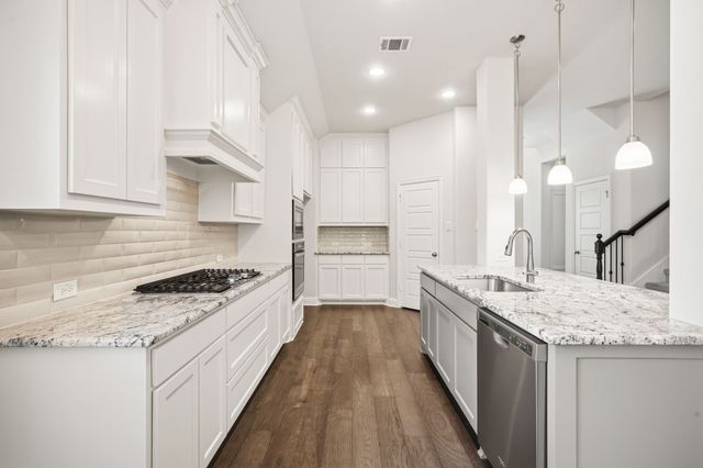499 Washington Avenue, Waxahachie, TX 75165