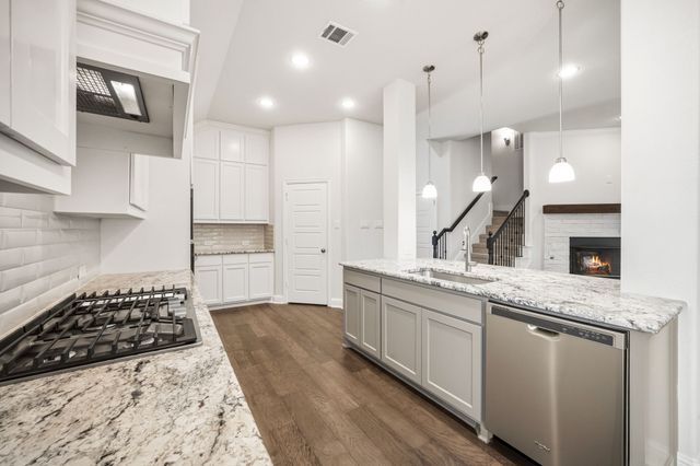 499 Washington Avenue, Waxahachie, TX 75165