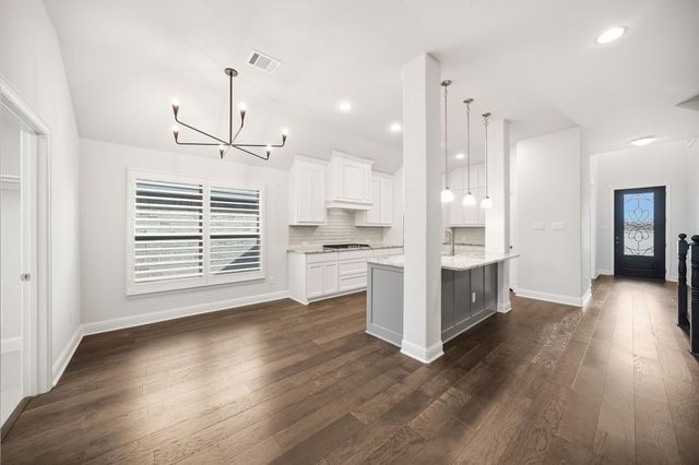 499 Washington Avenue, Waxahachie, TX 75165