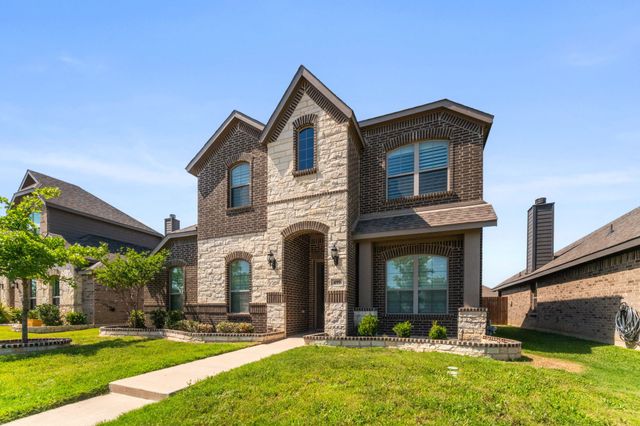 499 Washington Avenue, Waxahachie, TX 75165
