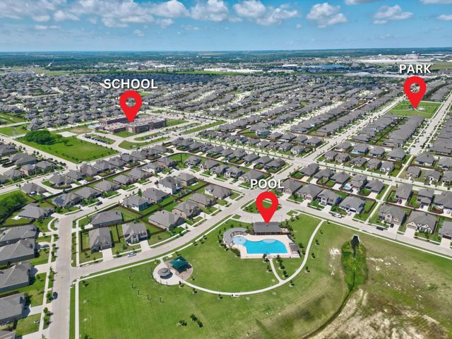 499 Washington Avenue, Waxahachie, TX 75165